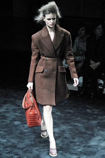 Look 8